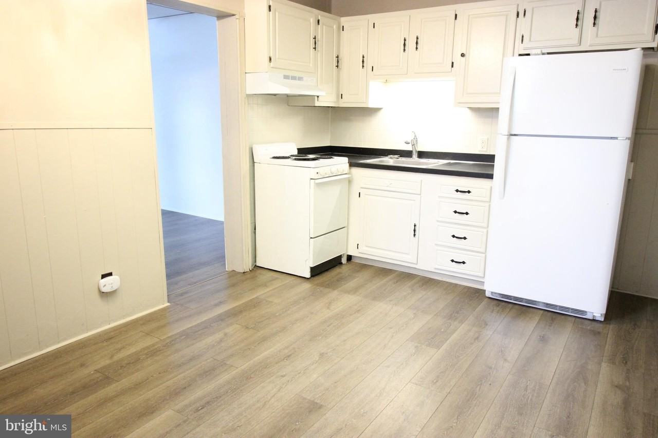 201-203 E Delaware Ave Apt A - Photo 5 of 6