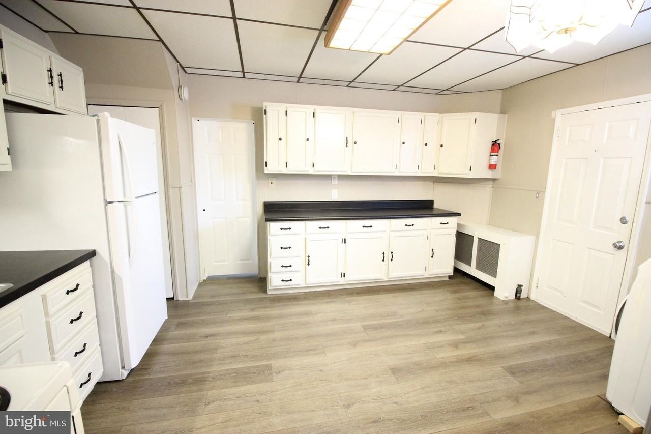 201-203 E Delaware Ave Apt A - Photo 6 of 6