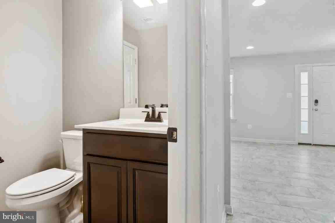 1118 Bayberry Ln - Photo 6 of 31