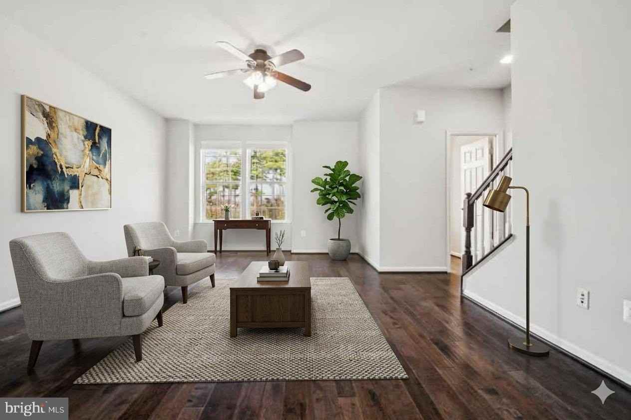 1118 Bayberry Ln - Photo 7 of 31