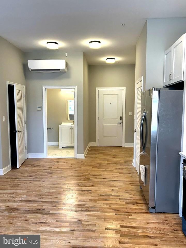 100 W Lexington St #302 - Photo 7 of 19