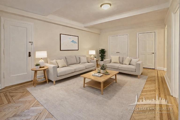 E 68th St #3M - Photo 2 of 4