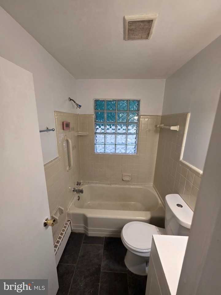 926 Green Ln - Photo 5 of 12