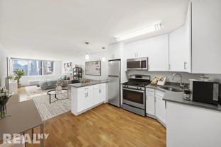 395 S End Ave #9P - Photo 1 of 1