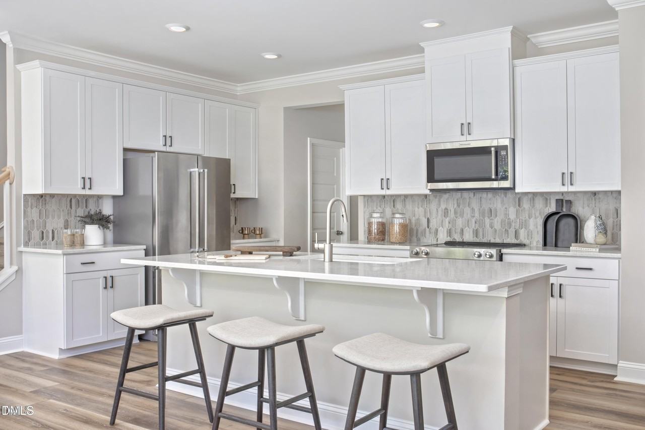 105 Golden Gate Ln - Photo 3 of 9