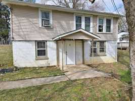 featured image of 1364 Crescent Dr Apt 3 #Apt 3