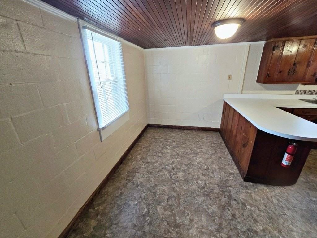 1364 Crescent Dr Apt 3 - Photo 3 of 7