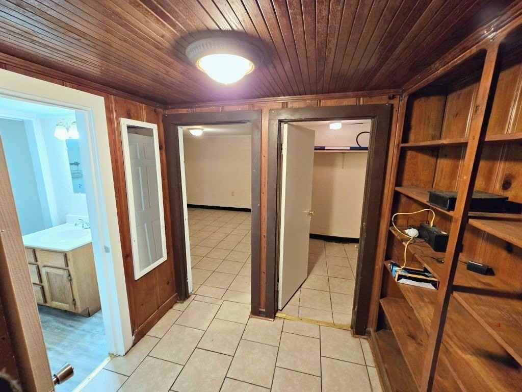 1364 Crescent Dr Apt 3 - Photo 5 of 7