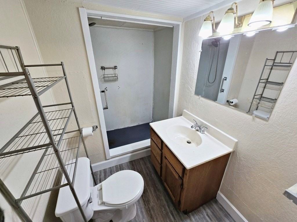 1364 Crescent Dr Apt 3 - Photo 6 of 7