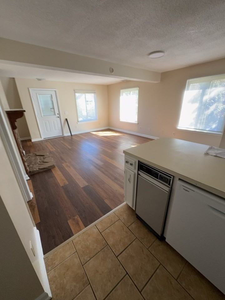 82 Eastgate Cir Apt A - Photo 5 of 10