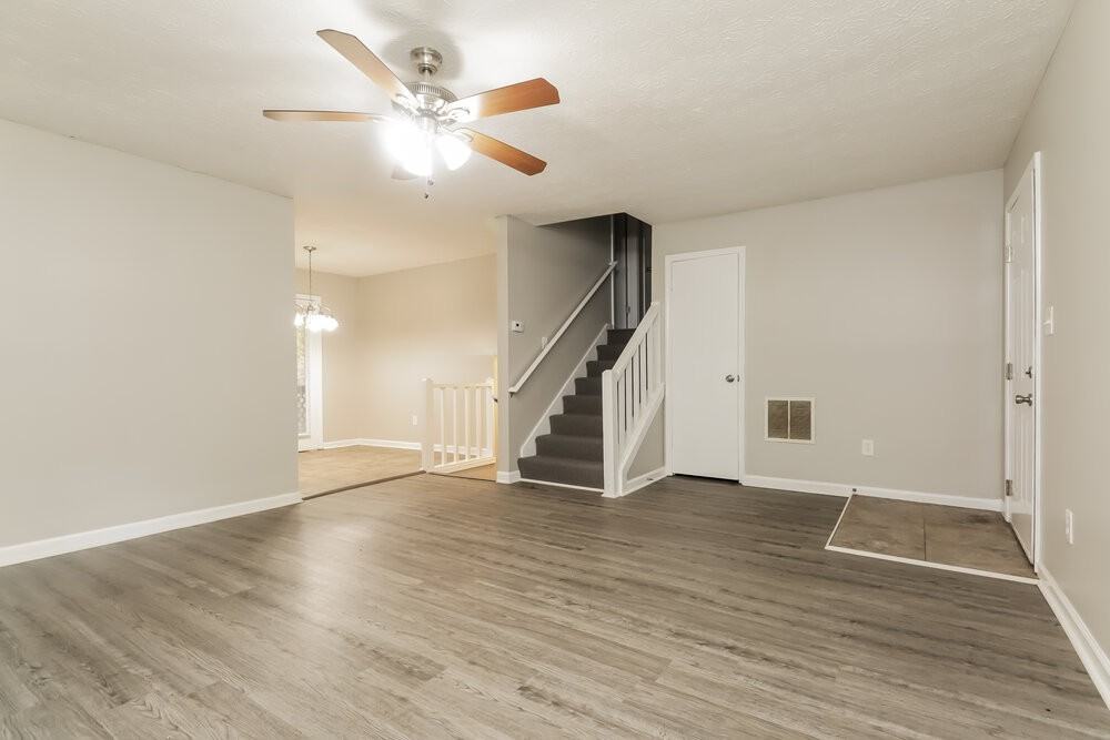 4635 Hamlet Walk Se - Photo 4 of 25