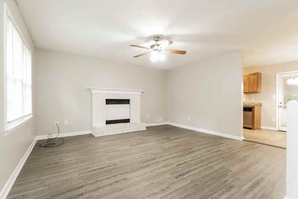 4635 Hamlet Walk Se - Photo 6 of 25