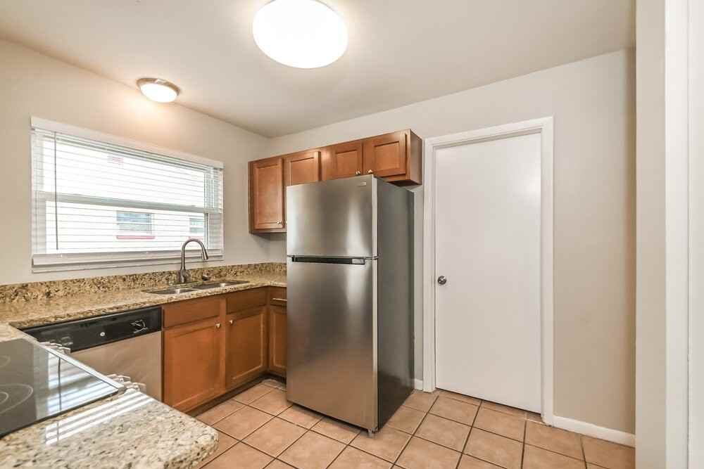 420 Silver Hill Dr - Photo 6 of 16