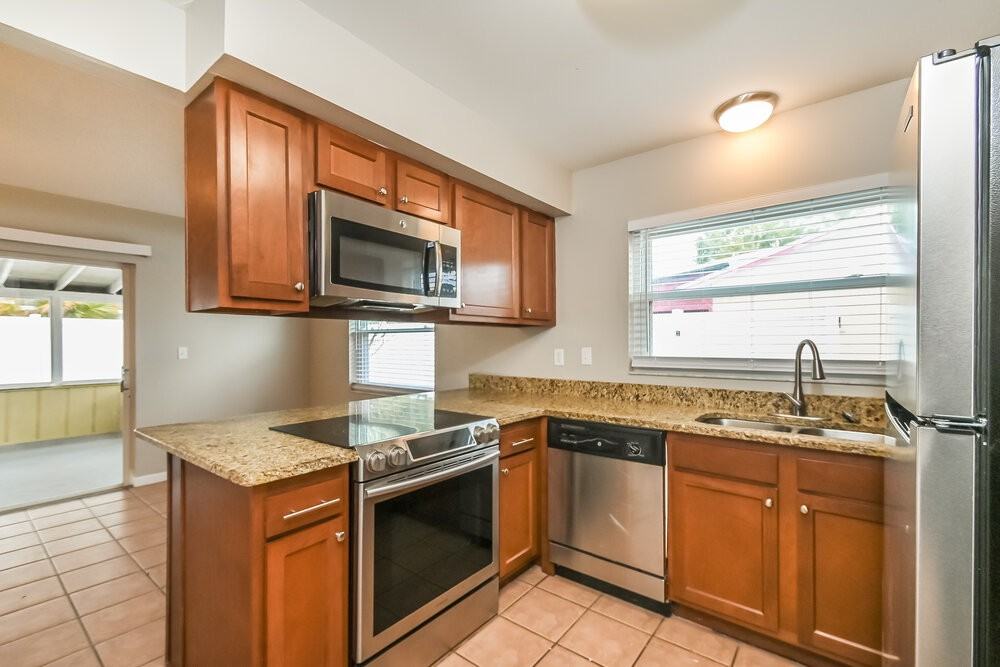 420 Silver Hill Dr - Photo 7 of 16