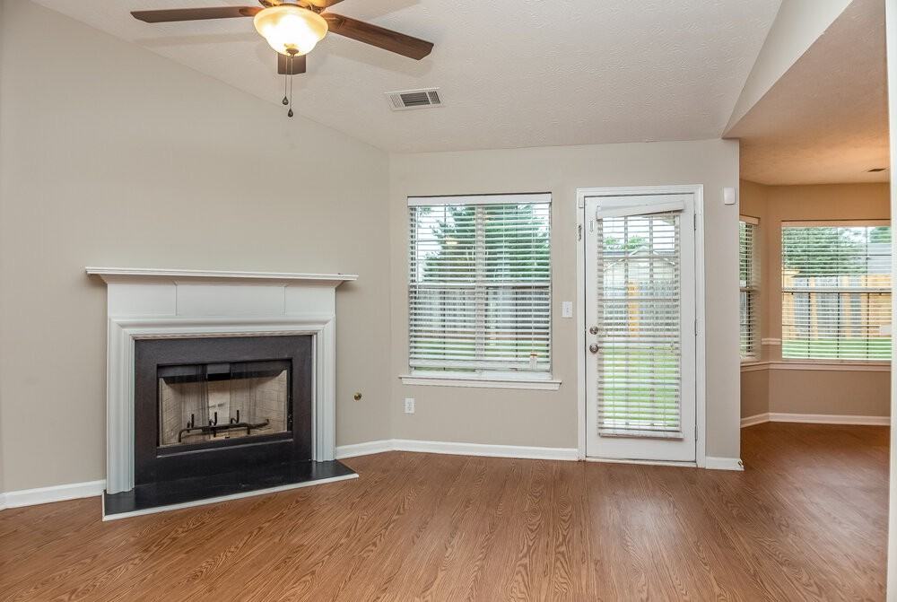 6020 Winston Trce - Photo 4 of 17