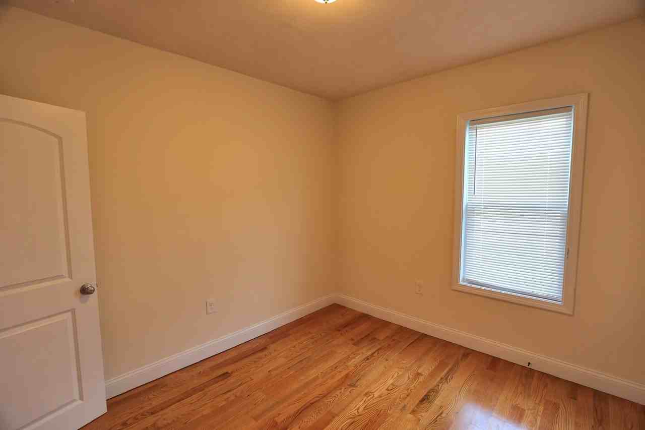 62 Lincoln St #2 - Photo 4 of 14