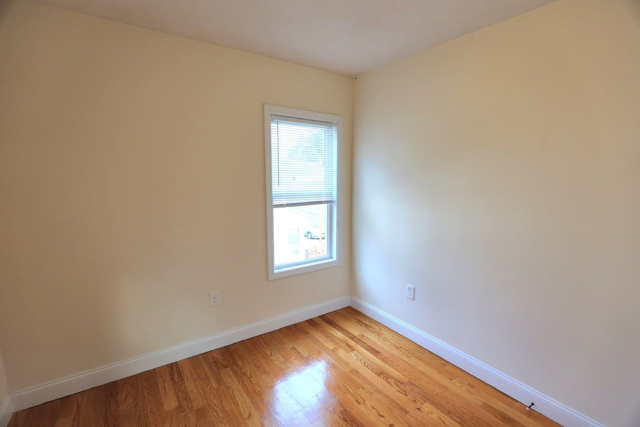 62 Lincoln St #2 - Photo 7 of 14