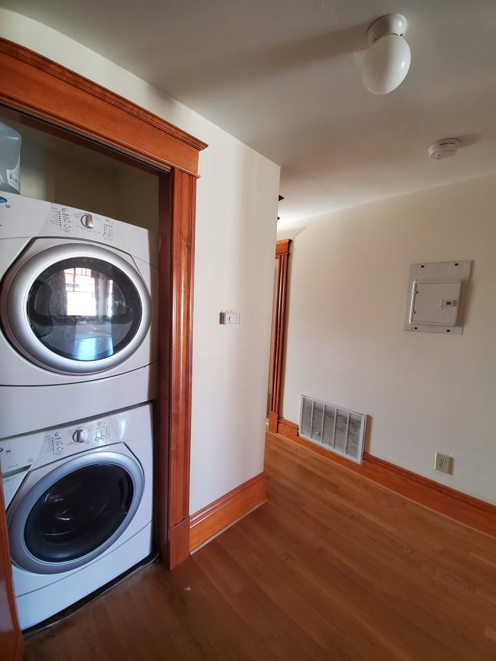 5788 Pershing Ave #3W - Photo 2 of 13