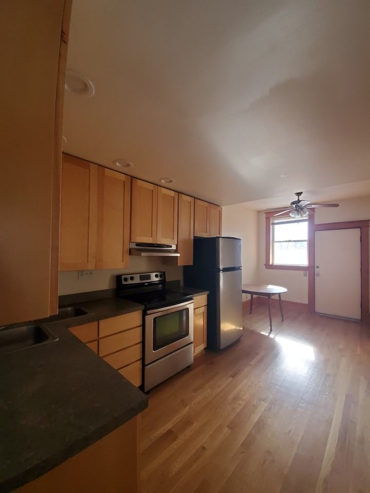 5788 Pershing Ave #3W - Photo 6 of 13