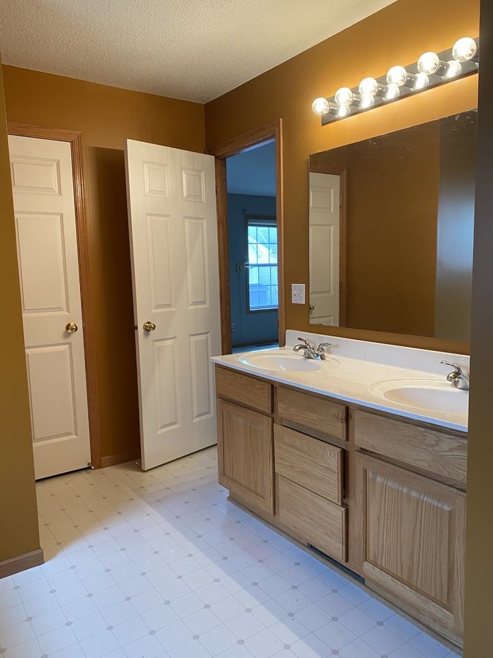 15222 Florist Cir - Photo 4 of 11