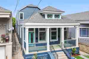 featured image of 3023 Banks St