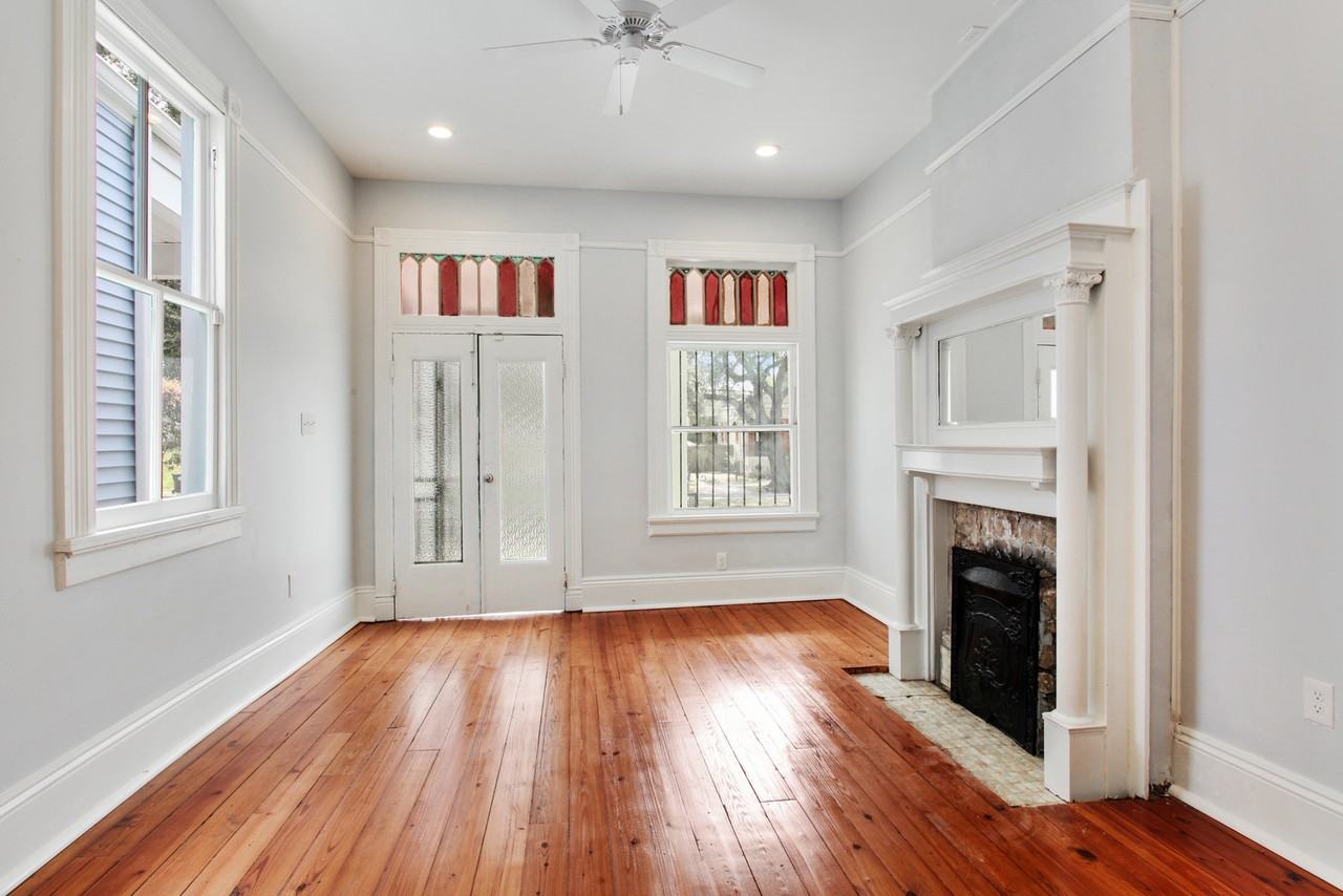 3023 Banks St - Photo 3 of 15