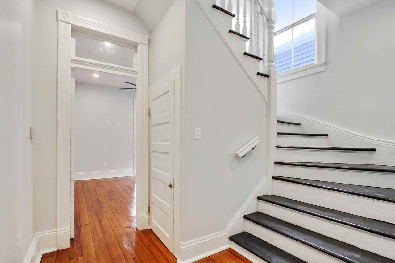 3023 Banks St - Photo 6 of 15