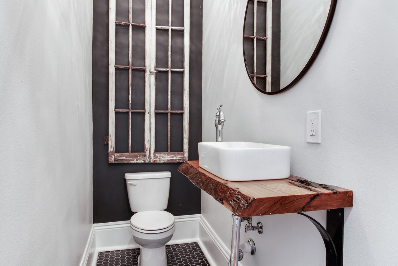 3023 Banks St - Photo 7 of 15