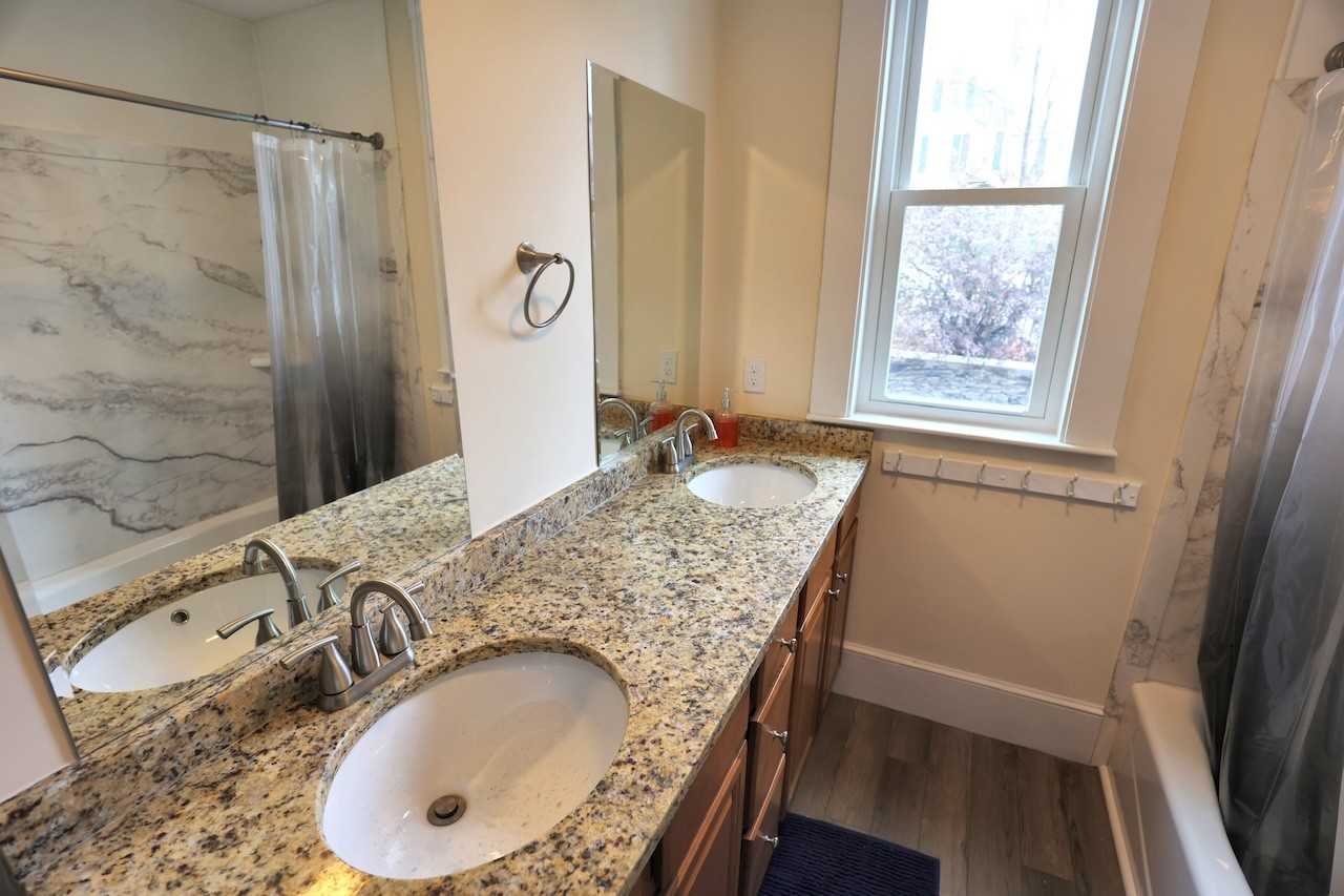 60 Congress St #2 - Photo 3 of 20