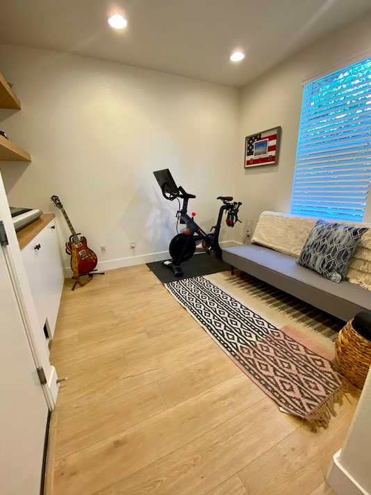 1363 Abbey Ln - Photo 2 of 16