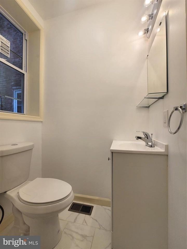 3119 N Judson St - Photo 2 of 11