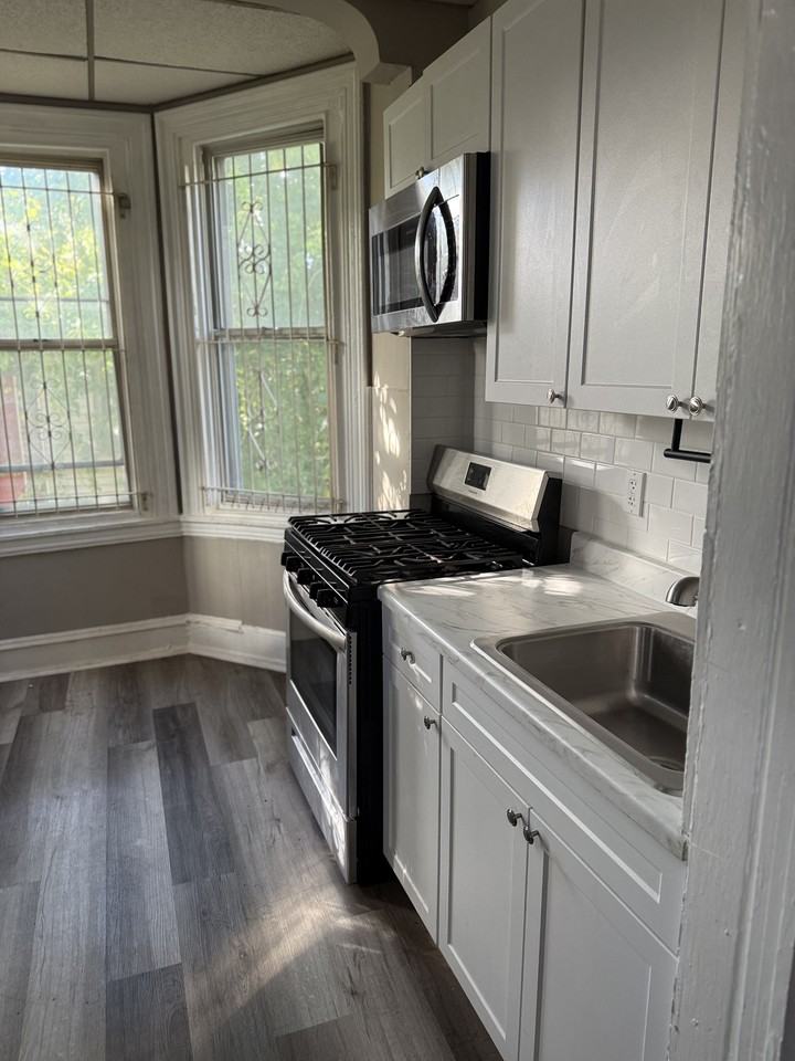 2412 N 19th St #2UPSTARIS - Photo 7 of 30