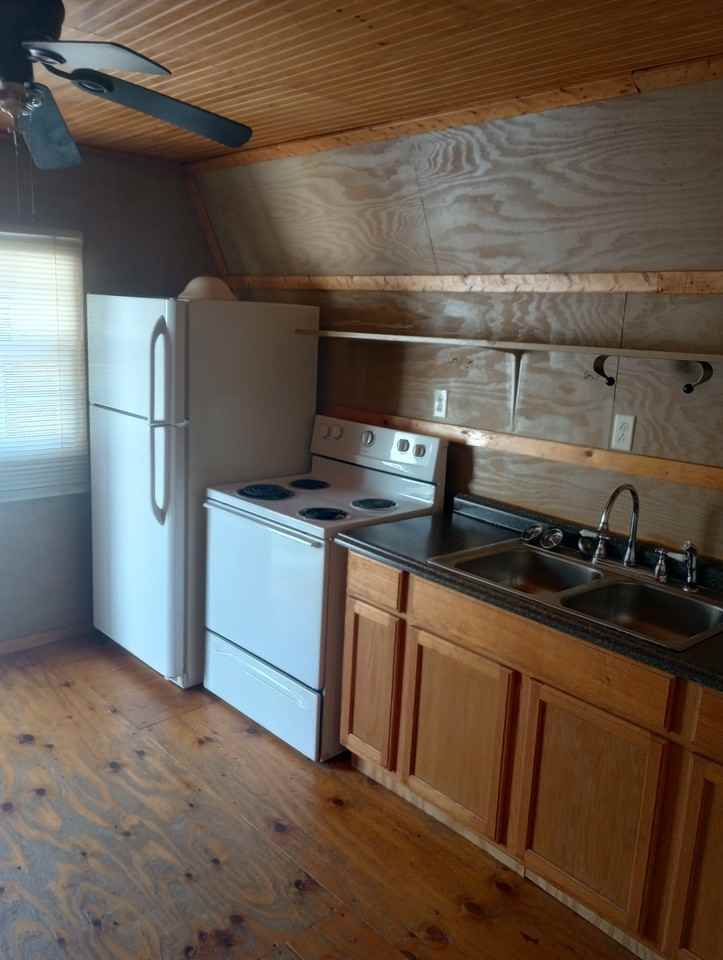 35 Point Pleasant Rd #1 - Photo 5 of 7