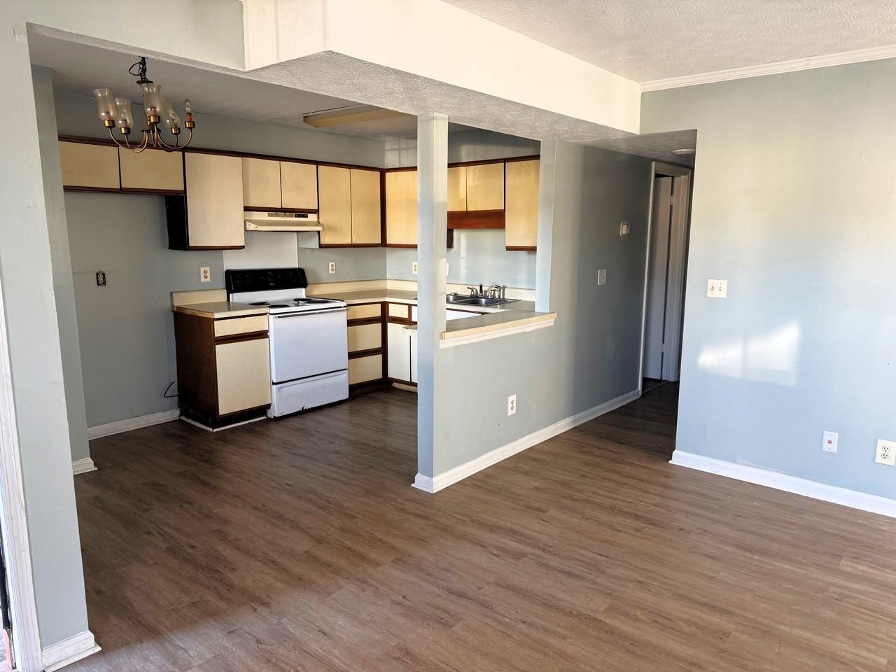 830 Willow Pointe - Photo 2 of 8