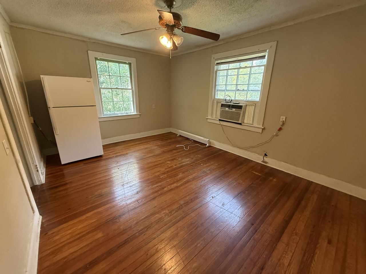 1155 Moody St #5 - Photo 2 of 4