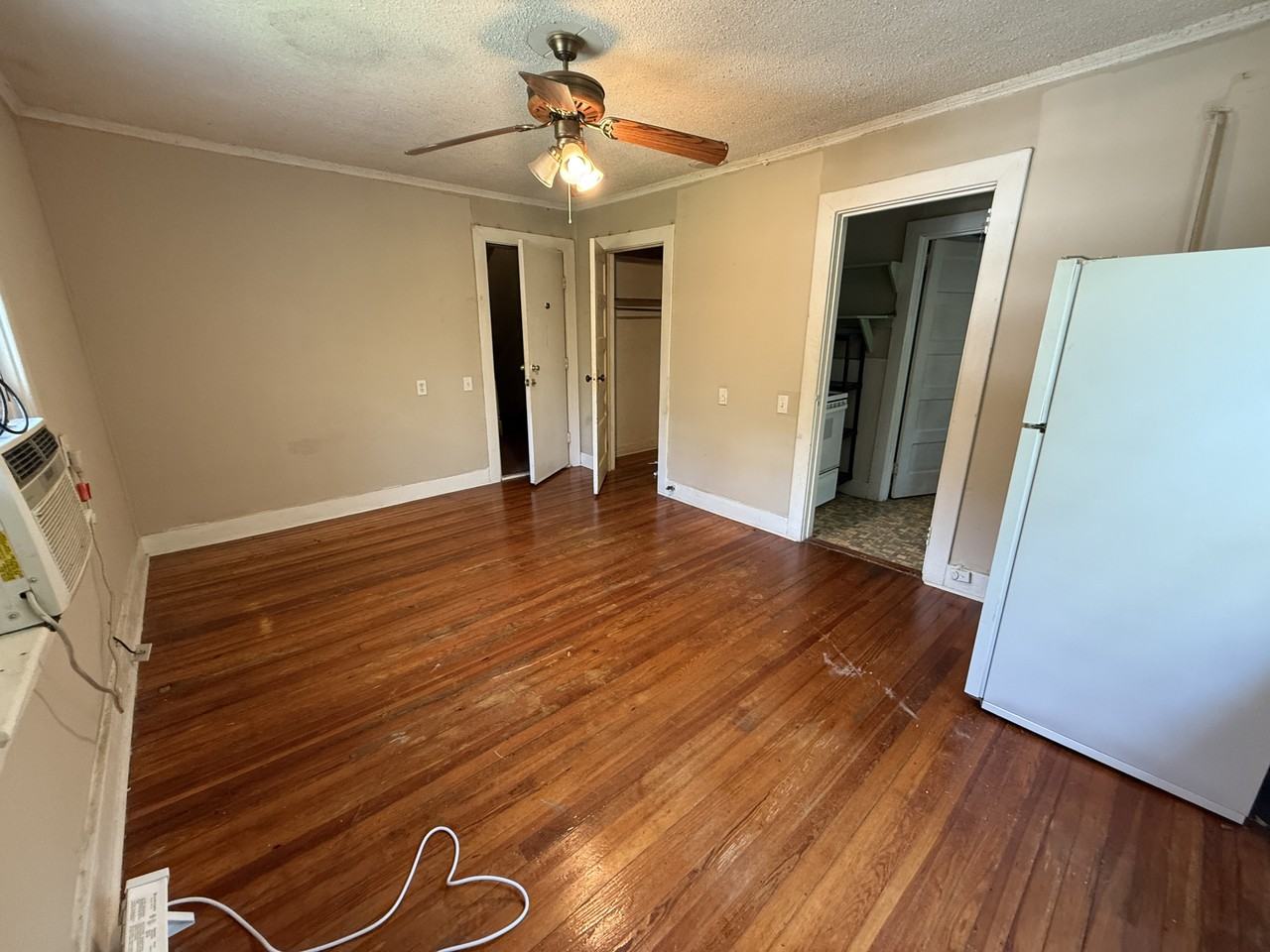 1155 Moody St #5 - Photo 4 of 4