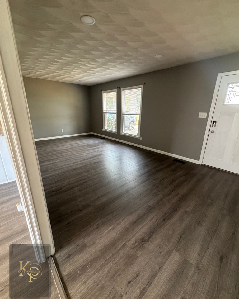 2230 Independence Rd - Photo 3 of 17