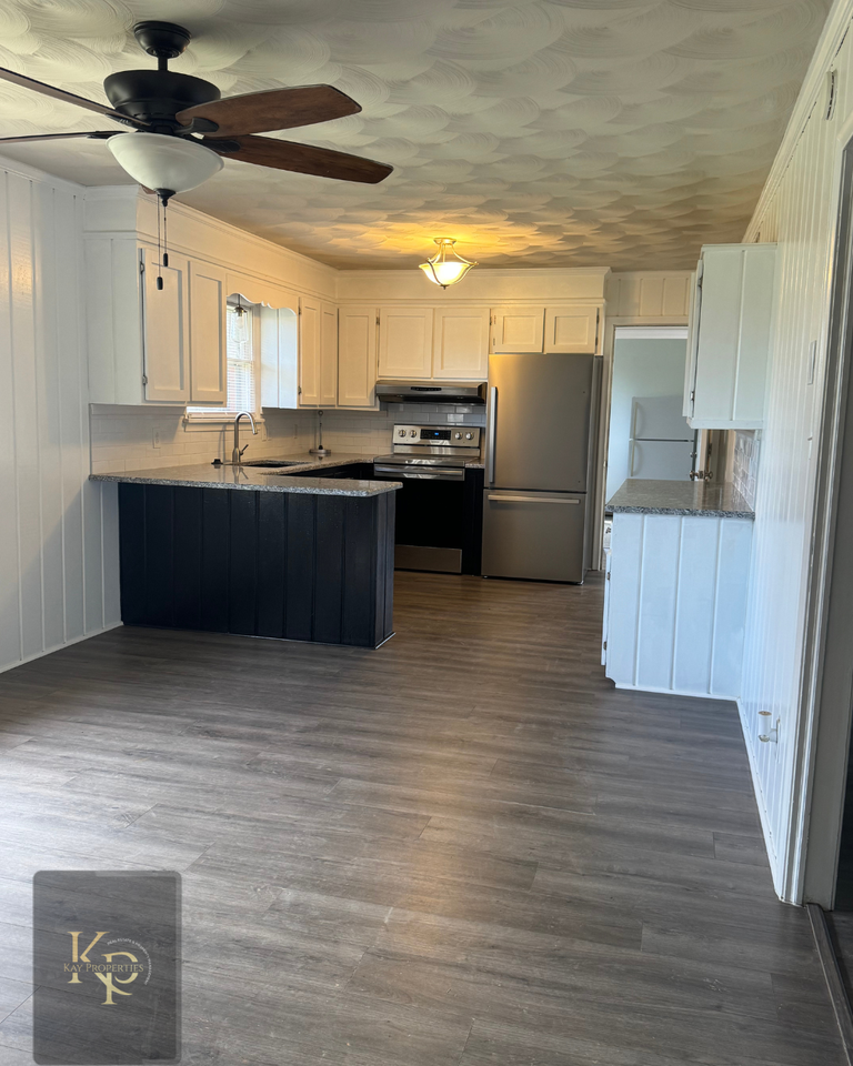 2230 Independence Rd - Photo 4 of 17