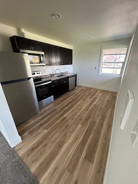 301 E 4th St - Photo 7 of 11