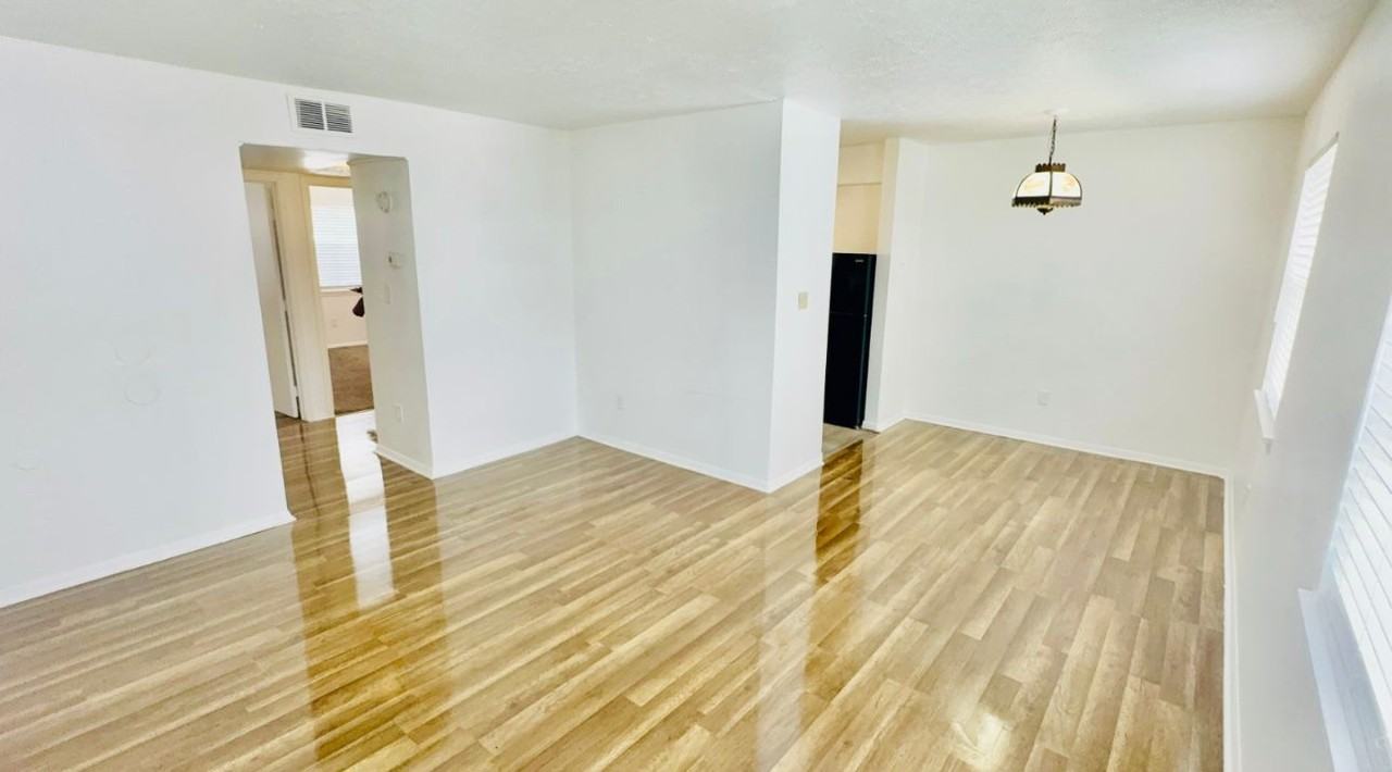 6514 Hackel Dr - Photo 6 of 9