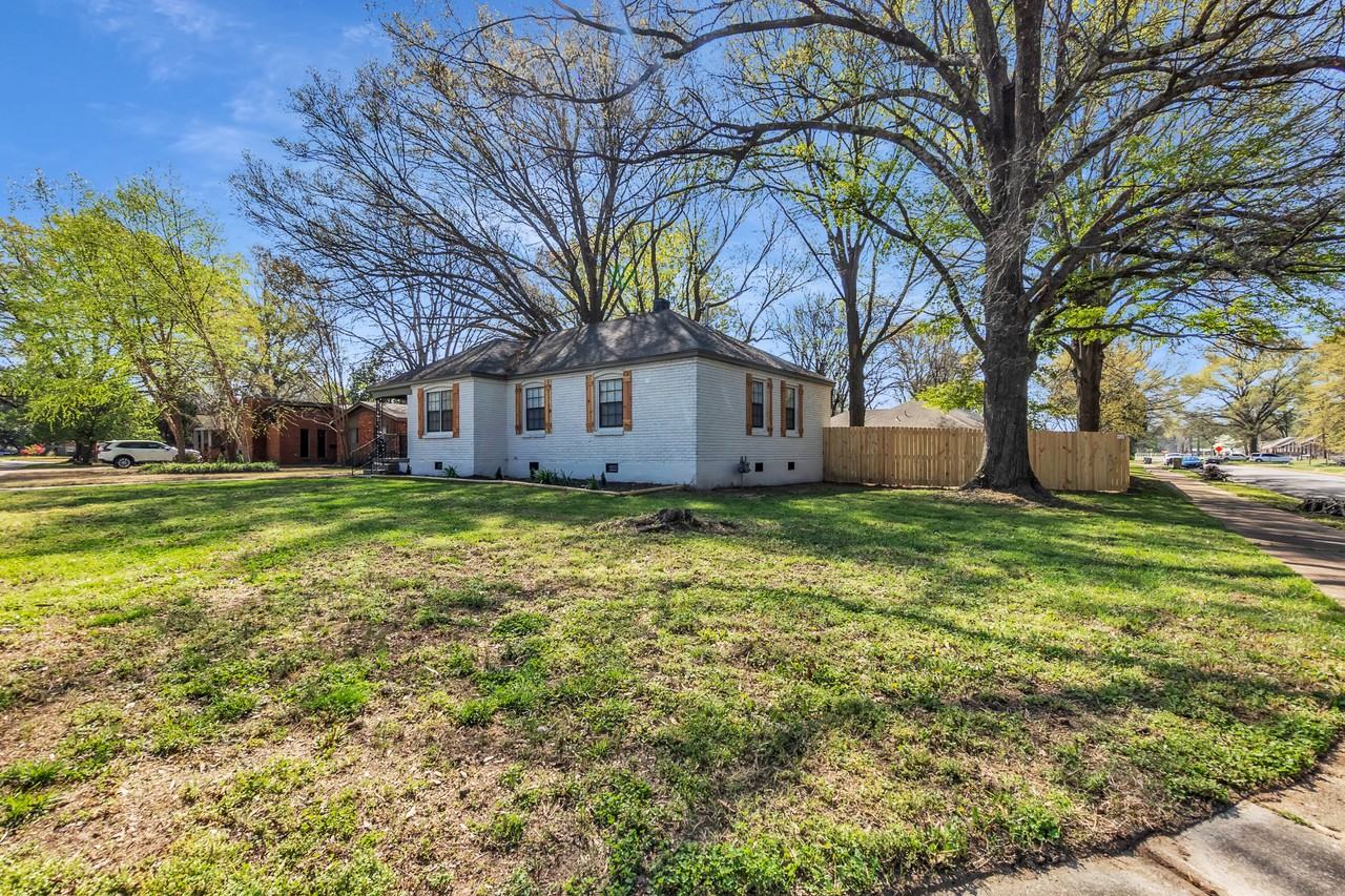 4895 Helene Rd - Photo 2 of 25