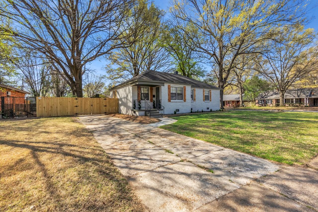 4895 Helene Rd - Photo 3 of 25