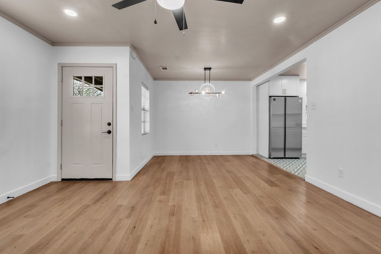 4895 Helene Rd - Photo 5 of 25