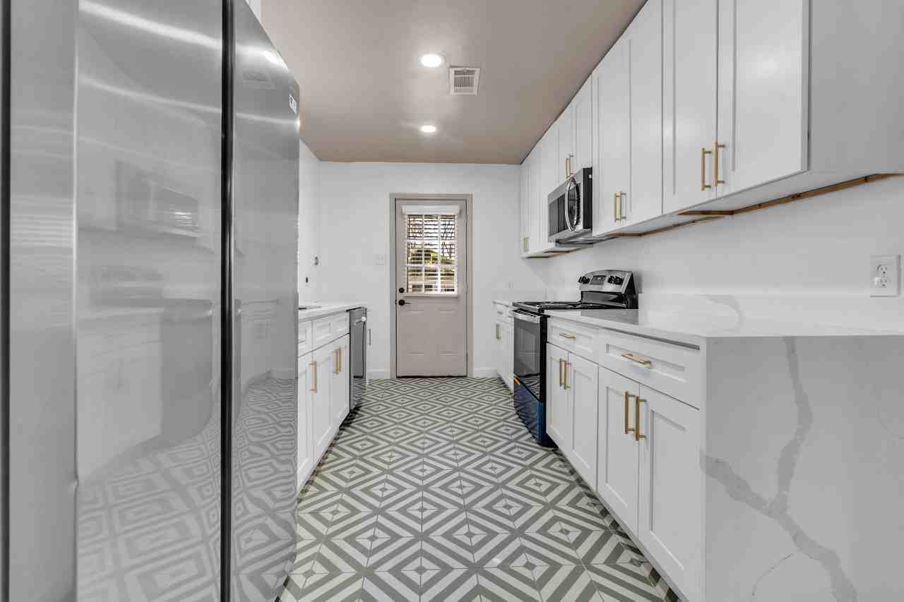 4895 Helene Rd - Photo 7 of 25