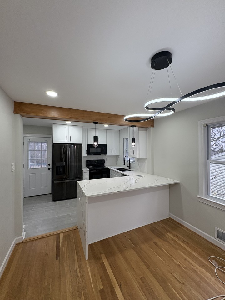 2817 63rd Pl - Photo 3 of 12