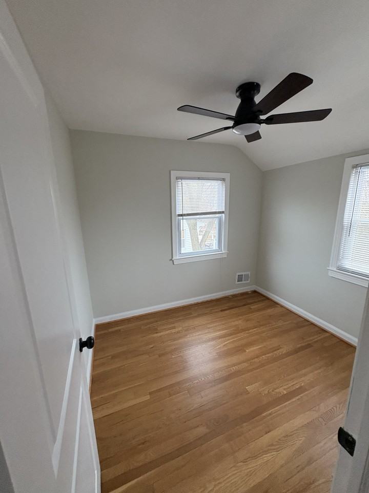 2817 63rd Pl - Photo 7 of 12