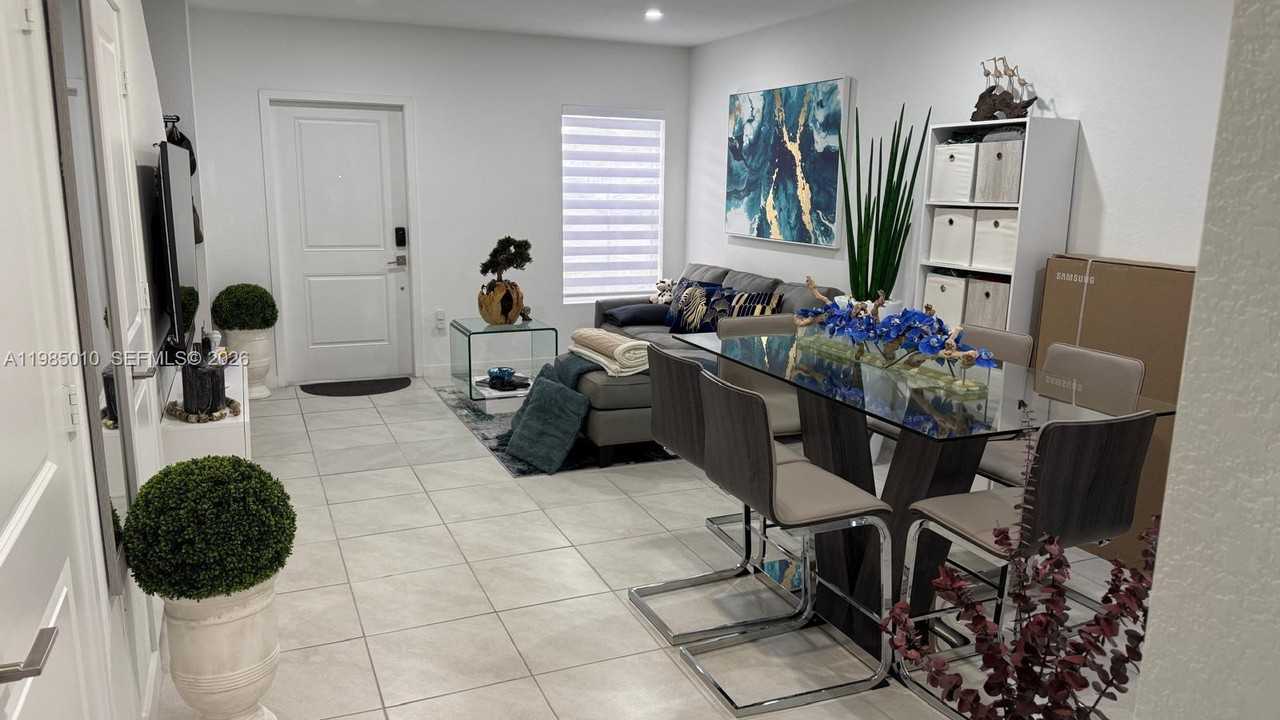 440 Ne 4th Ter #440 - Photo 4 of 17