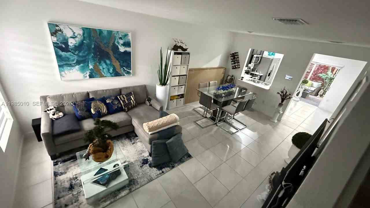 440 Ne 4th Ter #440 - Photo 5 of 17