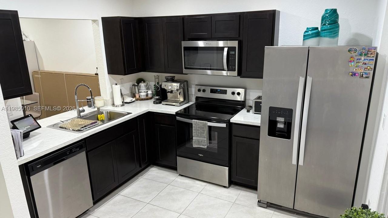 440 Ne 4th Ter #440 - Photo 6 of 17