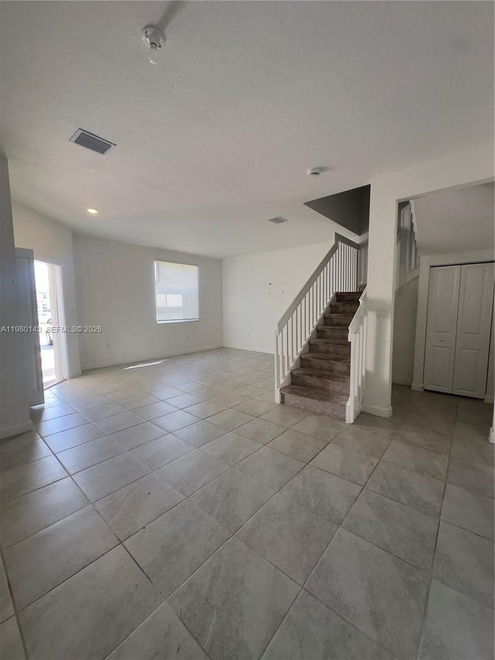 2848 Se 26th Ter #2848 - Photo 2 of 9